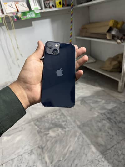 Apple iPhone 13