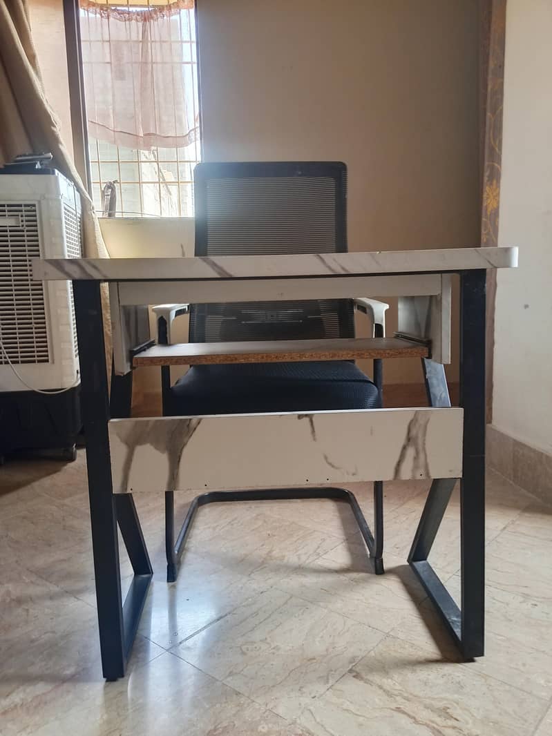 computer table 3