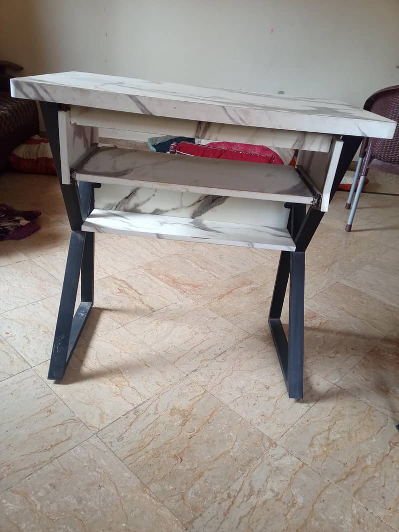 computer table 4