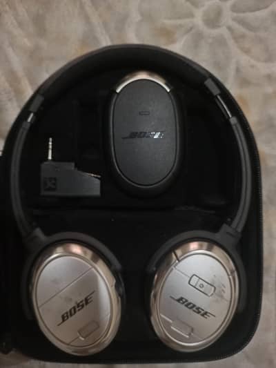 Bose quiet comfort 3 headphones with complete bag