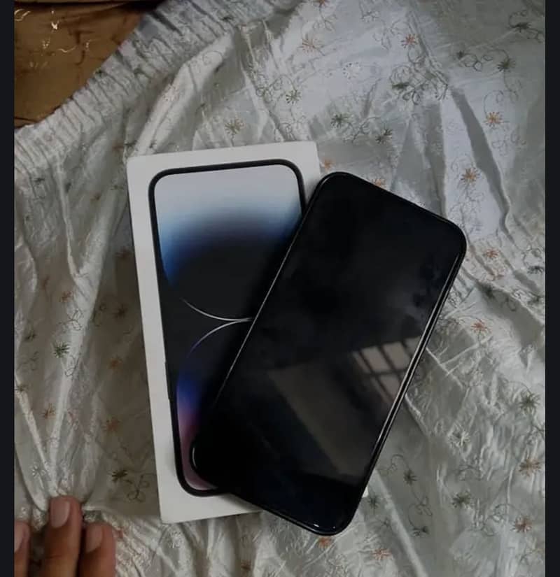 Apple iPhone 14 Pro Max 0