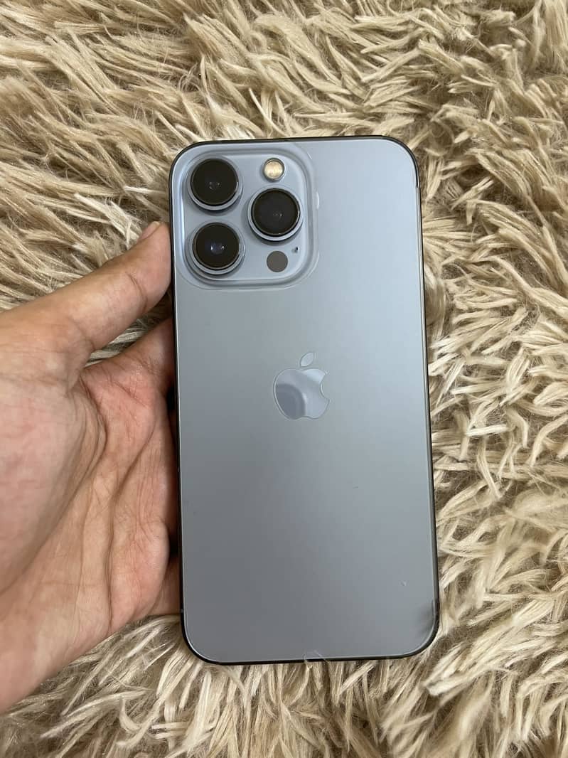 Apple iPhone 13 Pro 1