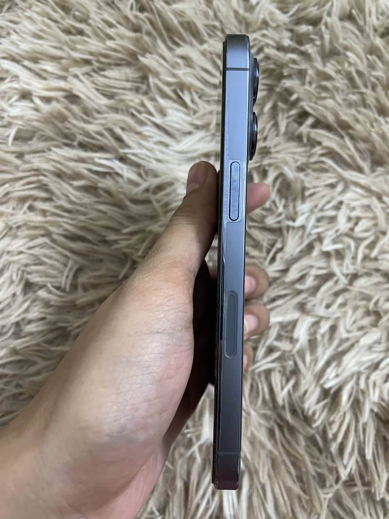 Apple iPhone 13 Pro 2