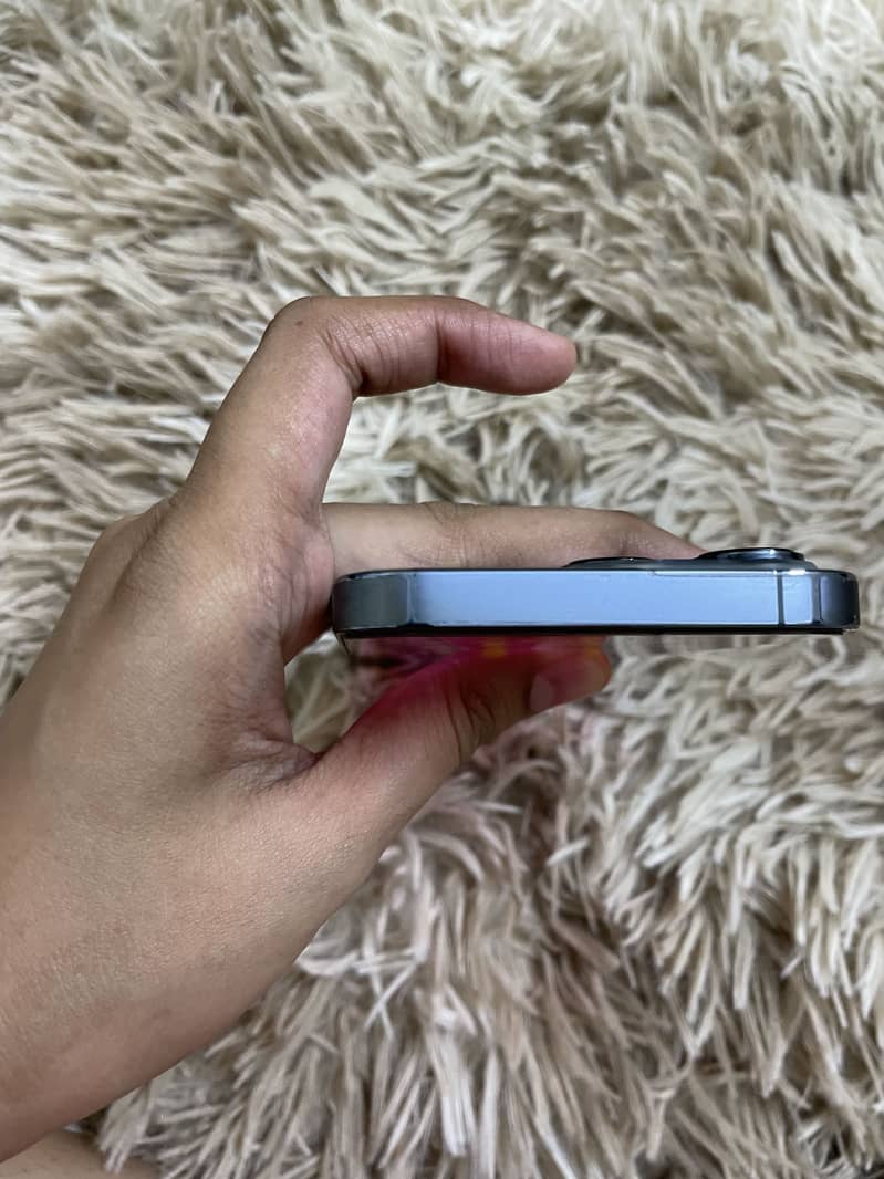 Apple iPhone 13 Pro 4