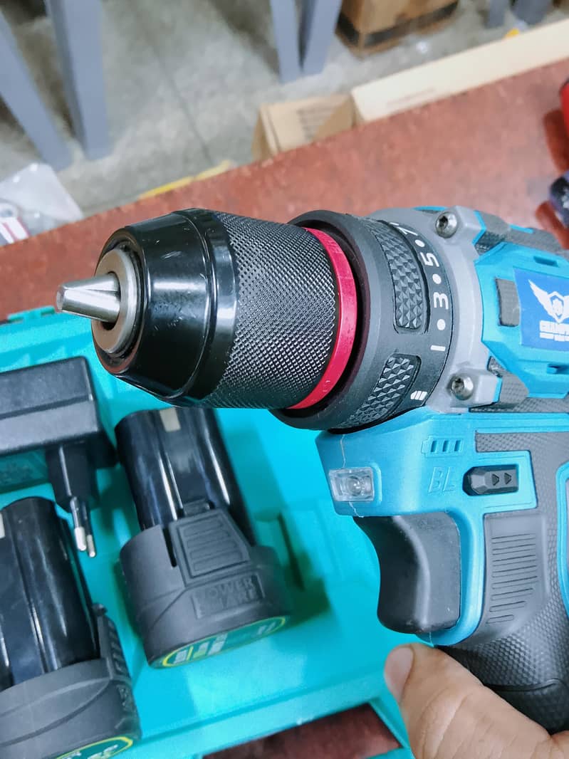 drill machine with two batteries 1
