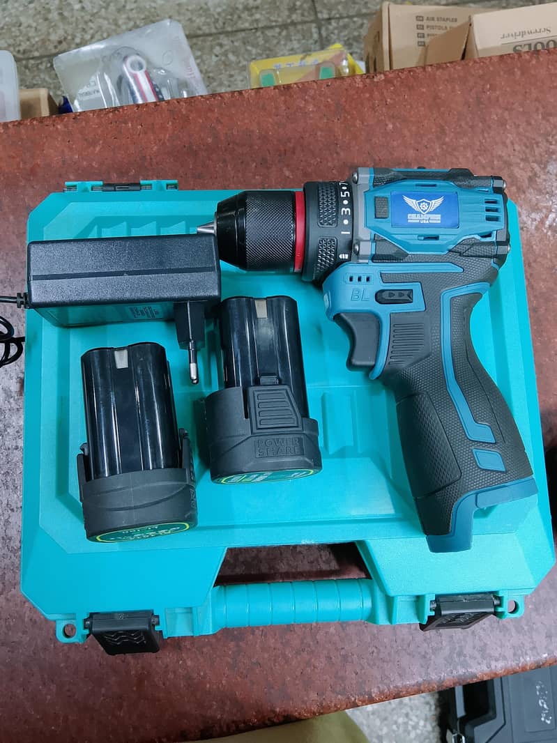 drill machine with two batteries 2