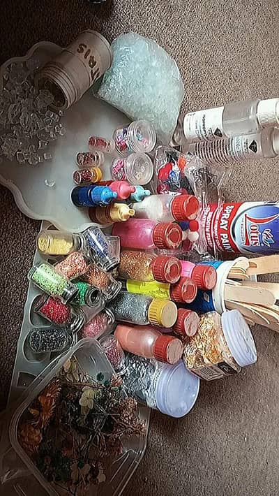 Huge Resin Art & Craft Accessories Mega Kit- Molds, Glitters, Flowers.