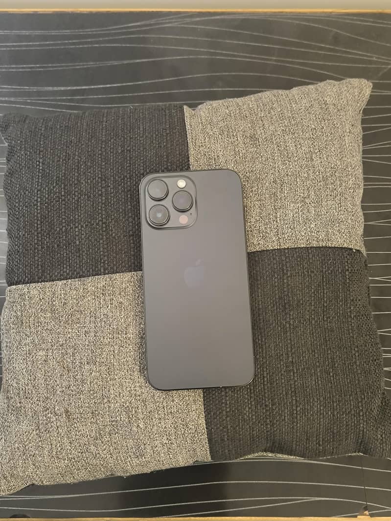 Apple iPhone 14 Pro Max 1