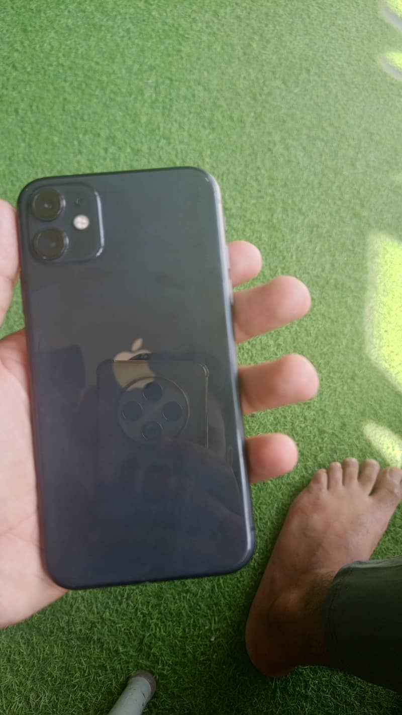 Apple iPhone 11 0