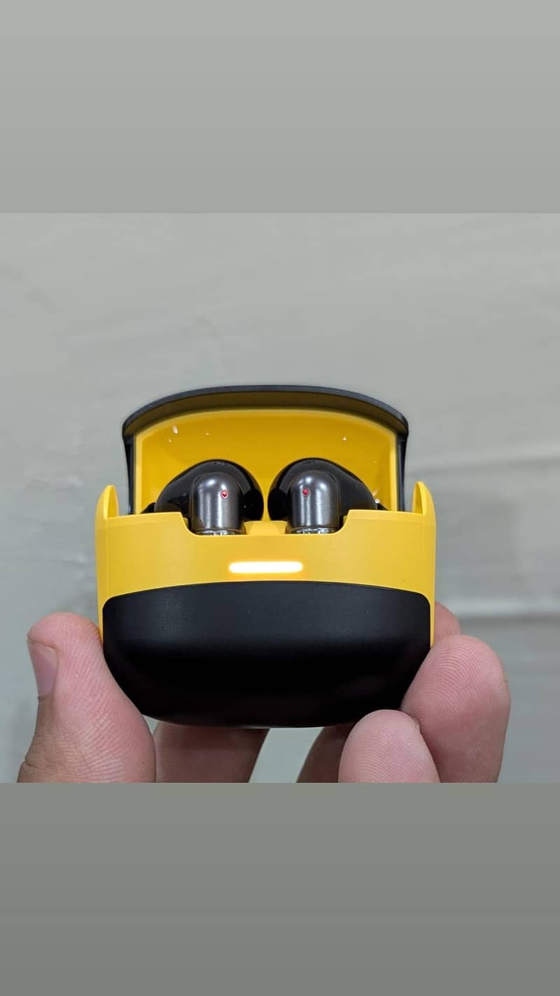 U39 Earbud 3