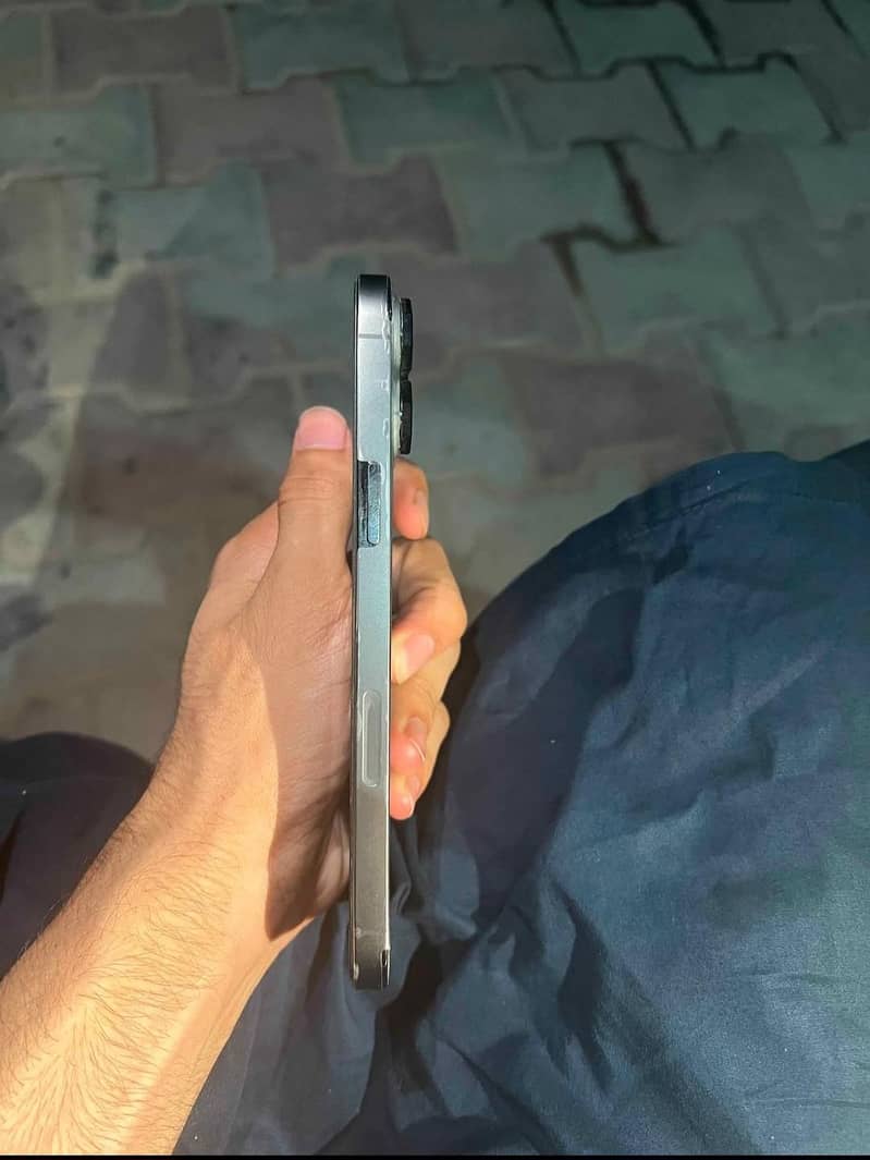 Apple iPhone 13 Pro Max 2