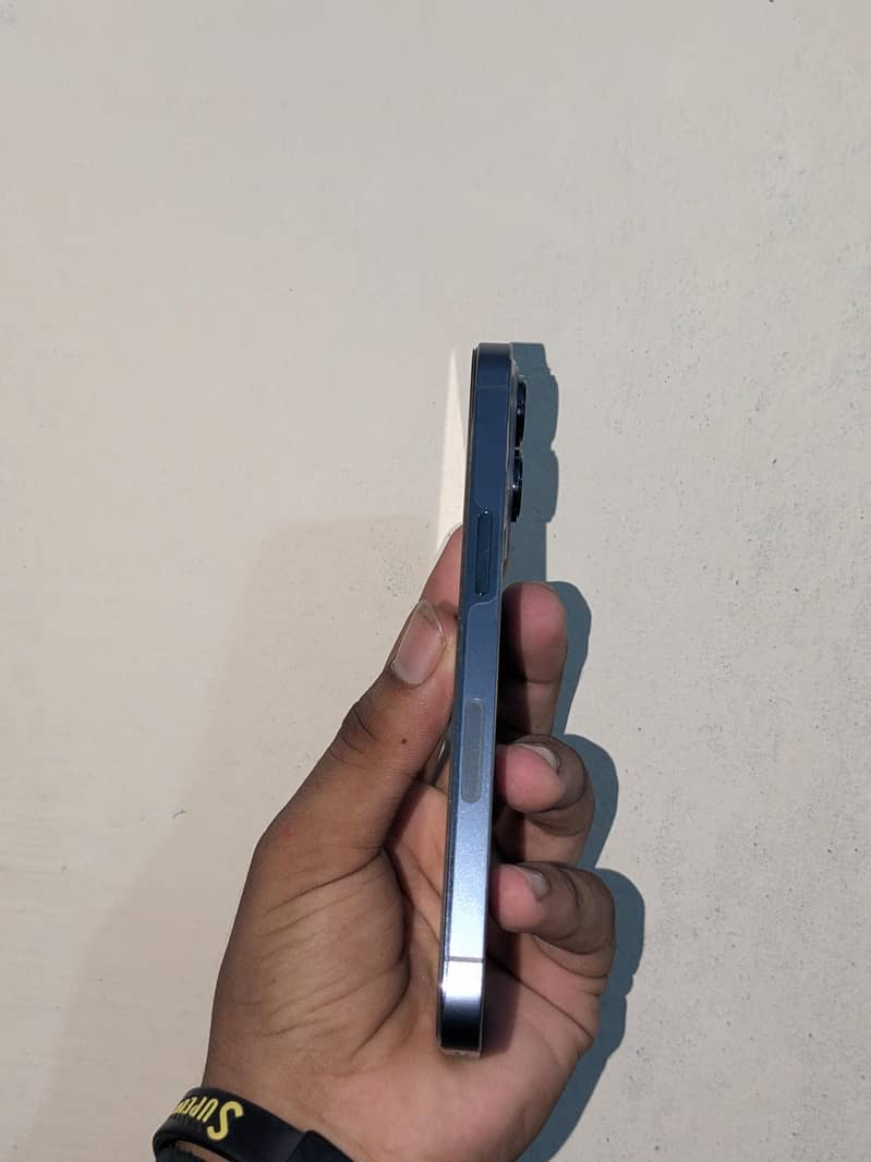 Apple iPhone 13 Pro 3
