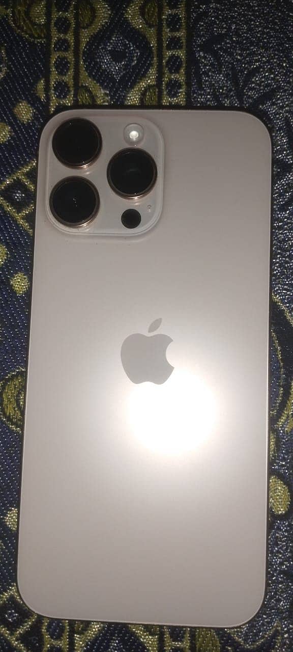 Apple iPhone 16 Pro Max 3