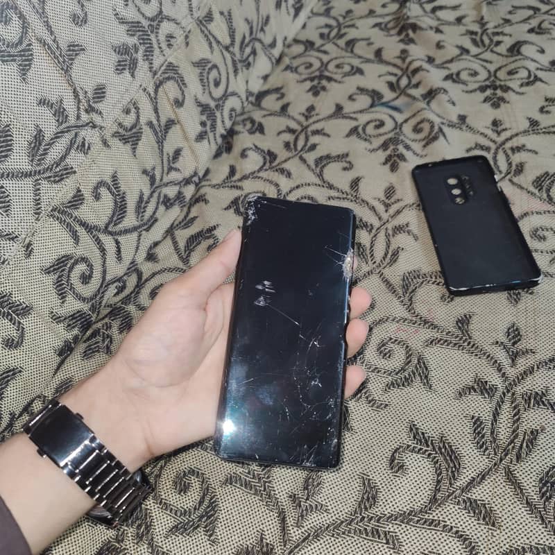 one plus 8 pro 0