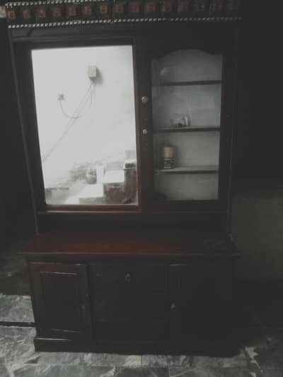kapro ki almari aor singar mez/dressing table