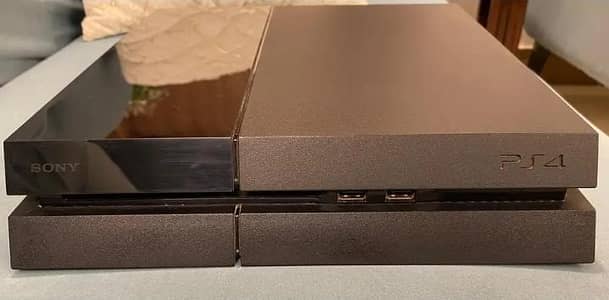 PlayStation 4 500 GB Jailbreak + 2 controllers