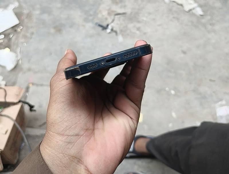 Apple iPhone 13 1