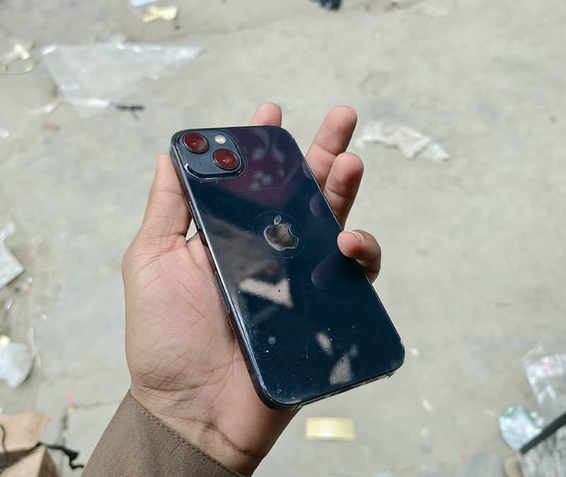 Apple iPhone 13 3
