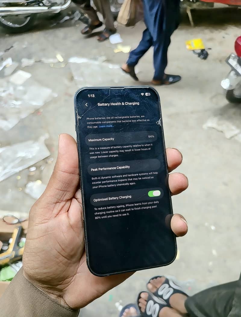 Apple iPhone 13 4