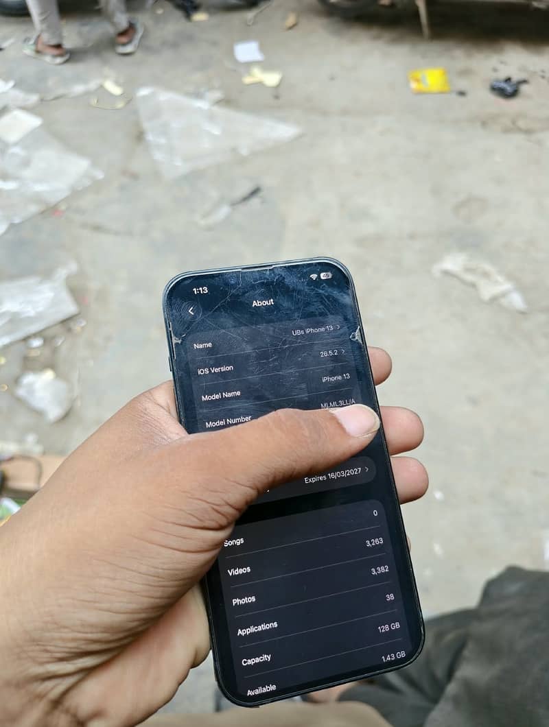 Apple iPhone 13 5