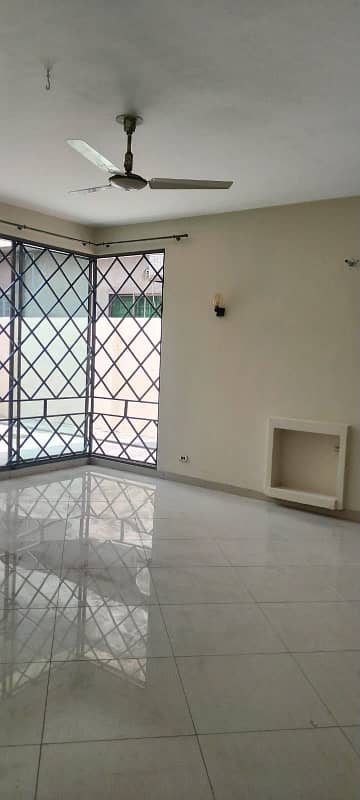 1 Kanal House For Rent In C Block, Model Town, Lahore