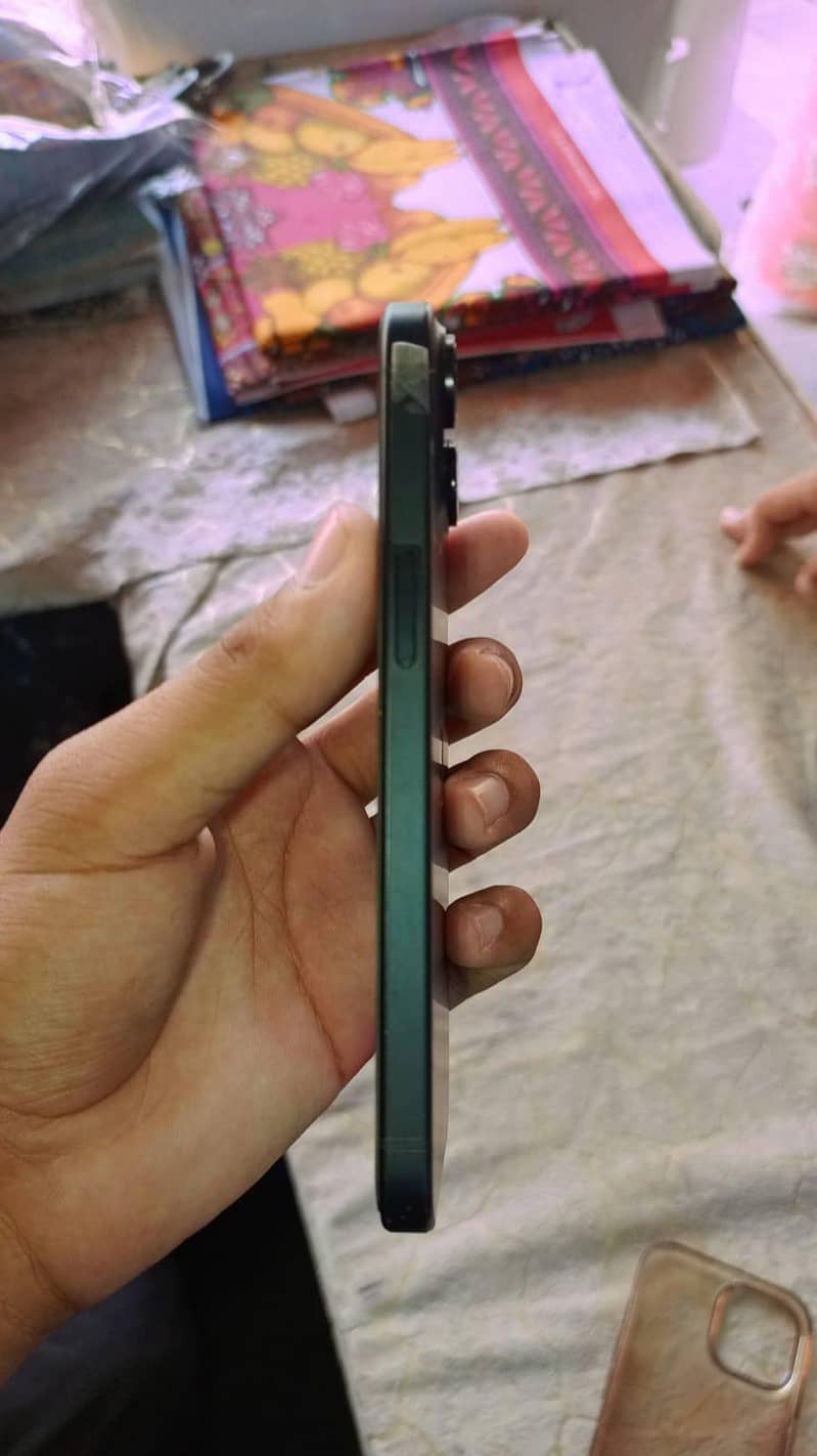 Apple iPhone 15 2