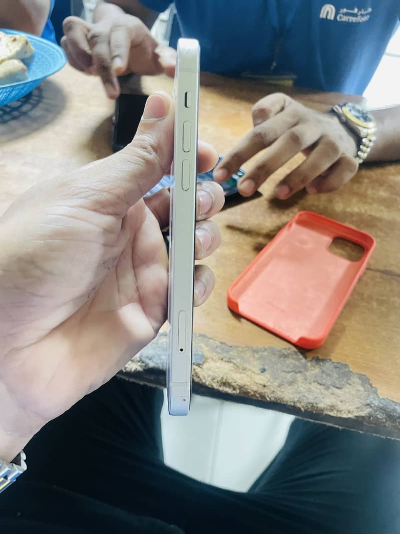 Apple iPhone 12 0