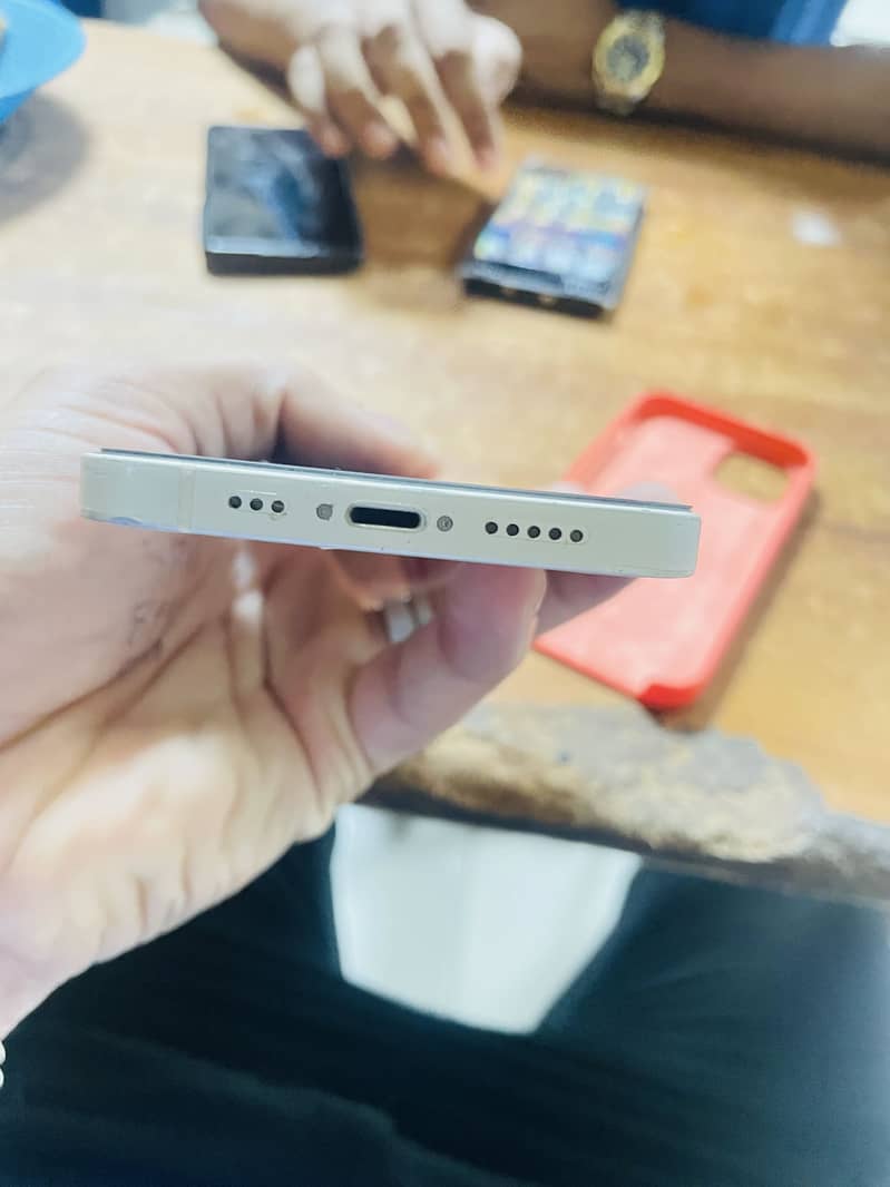 Apple iPhone 12 2