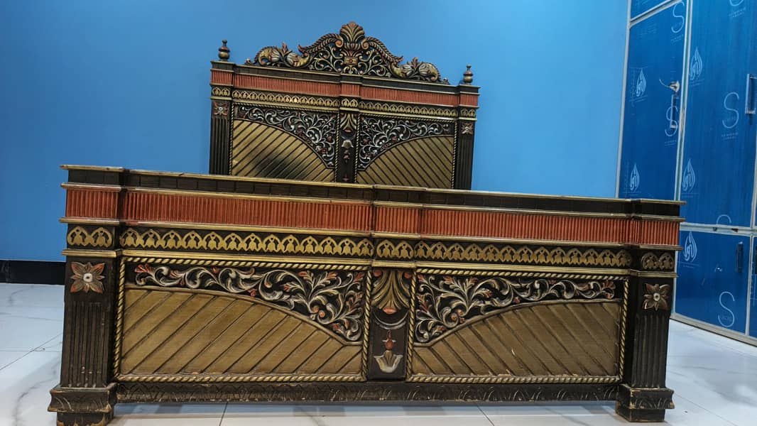 bed and dressing table 0