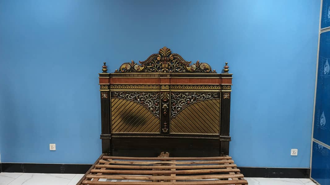 bed and dressing table 3