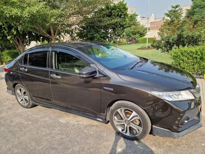 Honda Grace Hybrid 2015