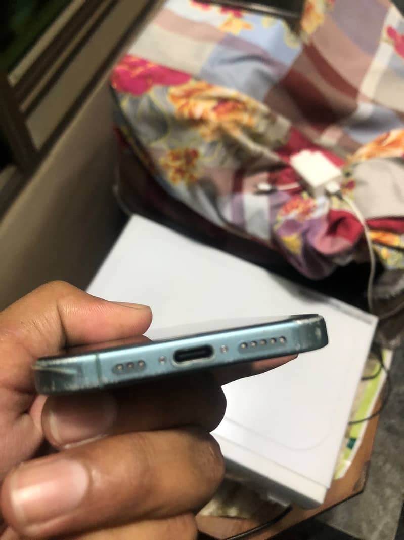 Apple iPhone 16 Plus 1