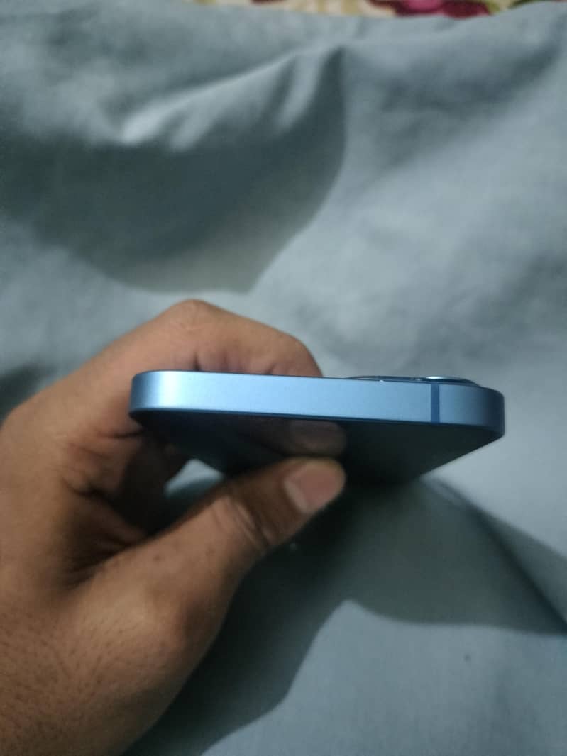 Apple iPhone 13 2