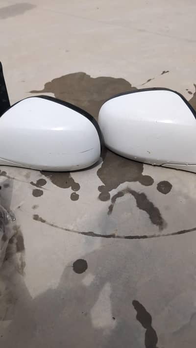 swift genuine white color mirror available