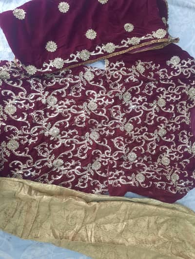 urgent sale. velvet 3pc