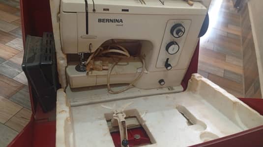 BERNINA Record Sewing Machine – Stitching & Embroidery Turpai