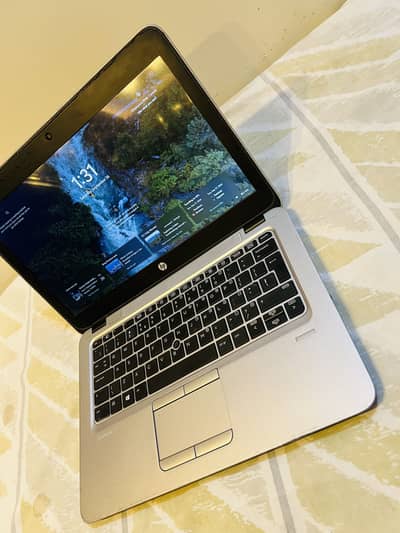 HP Elitebook 820 G3