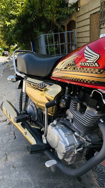 Honda CG 125 Special Edition 2025 Golden