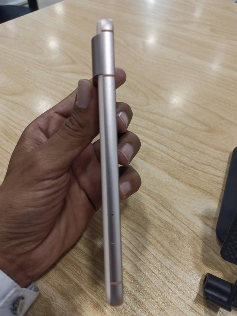 Google Pixel 8 2