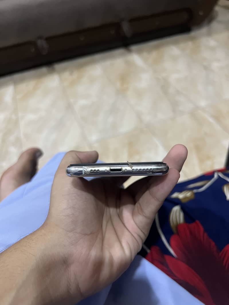 Apple iPhone 11 Pro 2