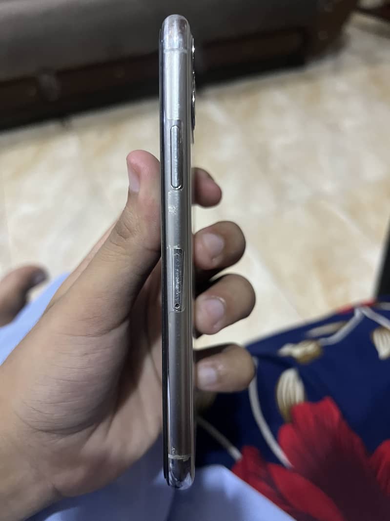 Apple iPhone 11 Pro 5