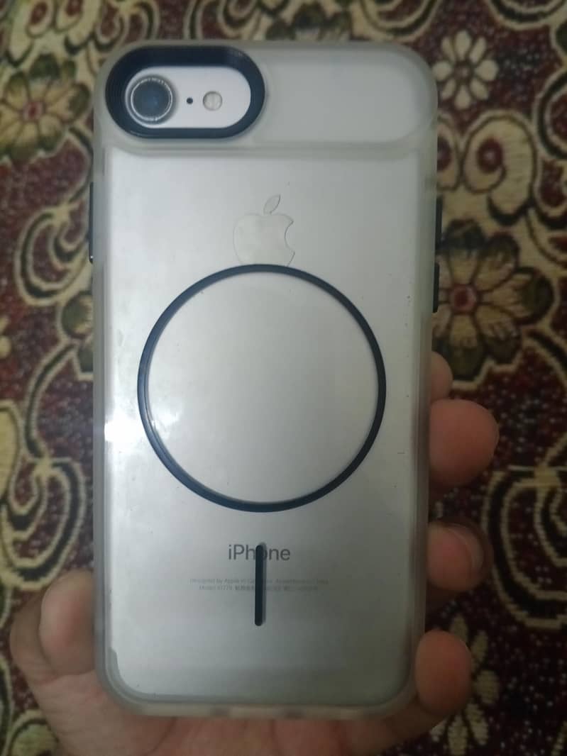 Apple iPhone 7 1