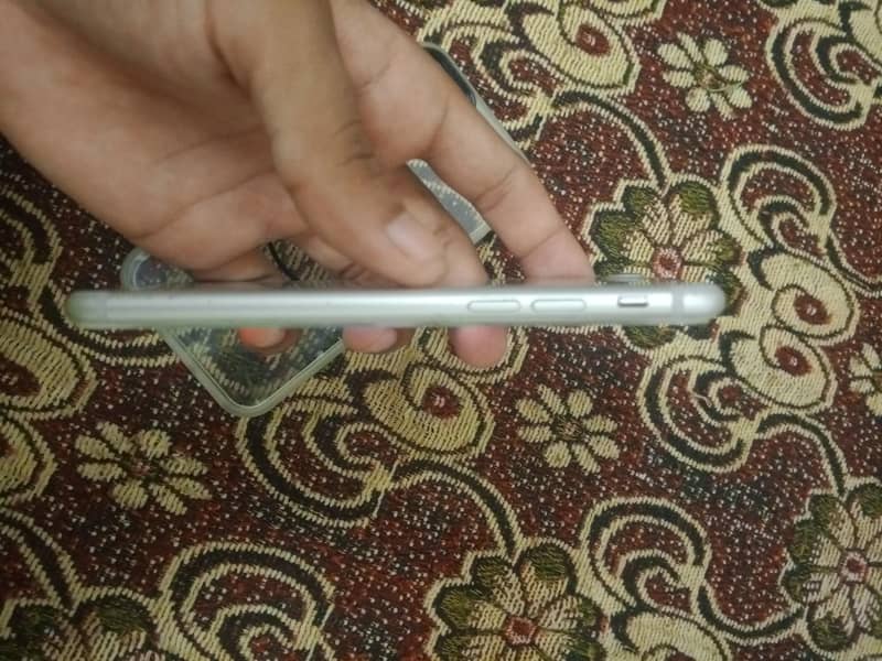 Apple iPhone 7 3