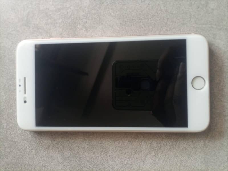 Apple iPhone 8 Plus 4