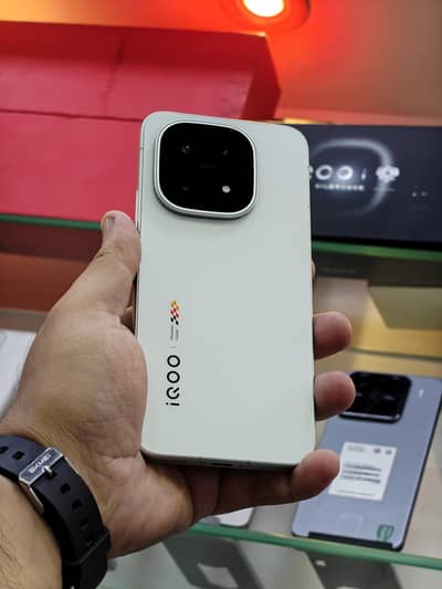 Vivo iQOO 15