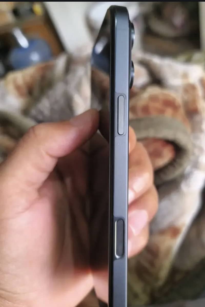 Apple iPhone 16 Pro Max 3