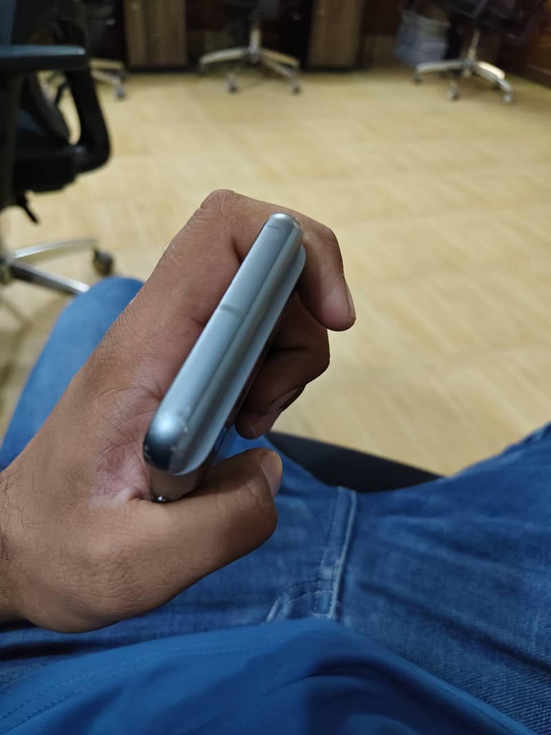 Google Pixel 8 3