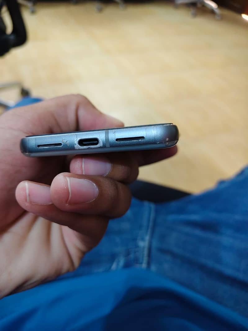 Google Pixel 8 5