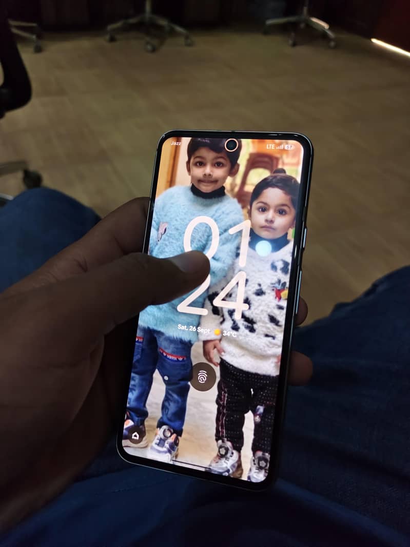Google Pixel 8 6