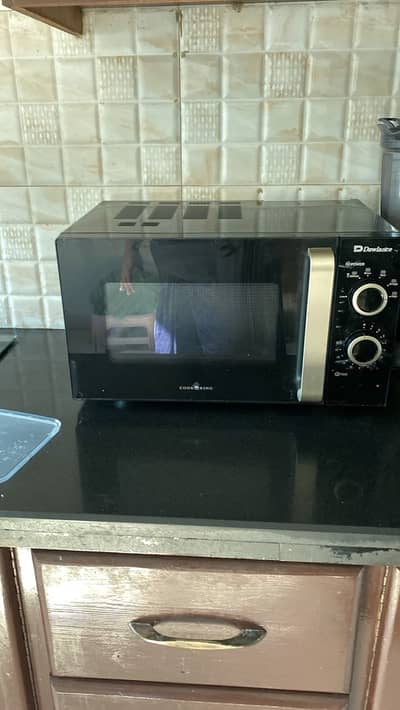 Dawlance Microwave Oven for Sale – Rs. 25,000